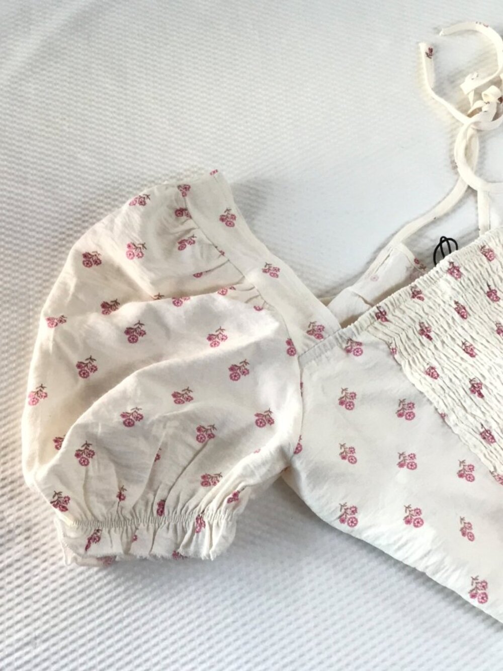 Glamorous Puff Sleeve Floral Crop Top • Pink Cream • Size 6 • NWT - Picture 5 of 12
